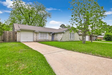 8626 Cottage Gate Ln, Houston, TX 77088 - photo 2