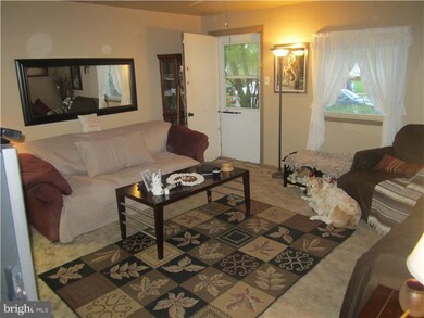 842 Andover Rd, Lansdale, PA 19446 - photo 3