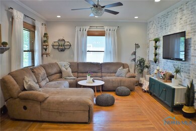 627 W 1st St, Woodville, OH 43469 - photo 6