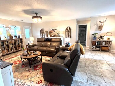 3110 Shady Grove Cir, Granbury, TX 76049 - photo 2