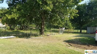 1282 Blue Cut Rd N, Mc Gregor, TX 76657 - photo 3