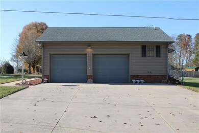 157 Oak Haven Dr, Statesville, NC 28625 - photo 4