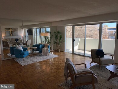 Town Square Towers unit 314, Washington, DC 20024 - photo 3