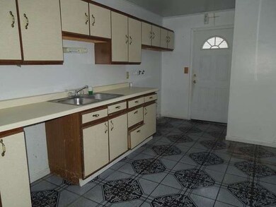 19 Cardinal Ln, Carpentersville, IL 60110 - photo 2