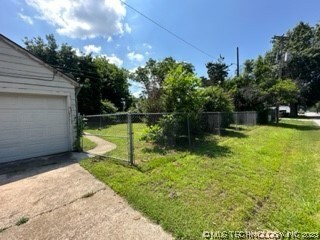 401 E 6th St, Claremore, OK 74017 - photo 4