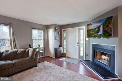 13996 Big Yankee Ln, Centreville, VA 20121 - photo 4