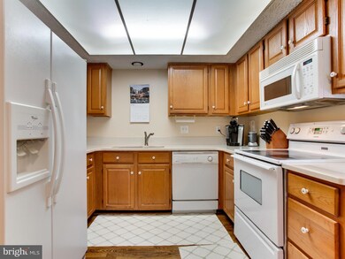 3723 Mazewood Ln, Fairfax, VA 22033 - photo 5