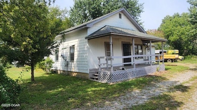 803 W Country Rd, Columbus, KS 66725 - photo 3