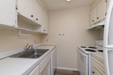 180 Main St unit 4103, Bridgewater, MA 02324 - photo 6