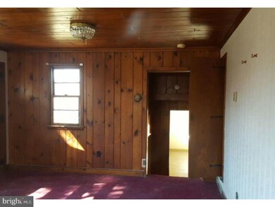 484 Manatawny St, Pottstown, PA 19464 - photo 7