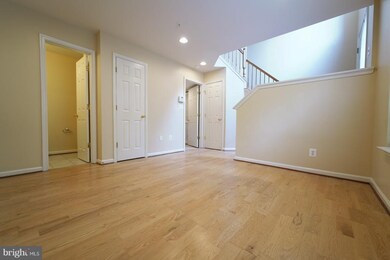 21111 Camomile Ct, Germantown, MD 20876 - photo 4