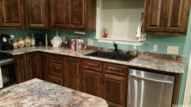 Granite Counter Tops & Stainless Appliances!