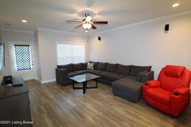 10115 Cedar Garden_12_Living Room2