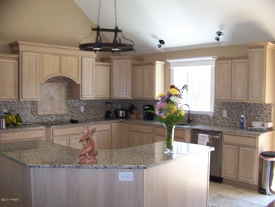 254 Locust Dr, Milford, PA 18337 - photo 2