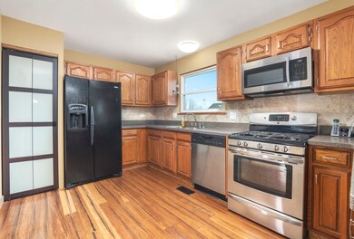 1098 Regency Ln, Carol Stream, IL 60188 - photo 5