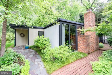 2112 Mason Hill Dr, Alexandria, VA 22306 - photo 3