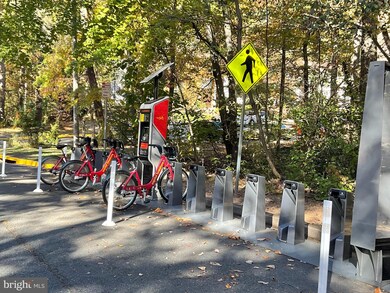 2414 Cloudcroft Square, Reston, VA 20191 - photo 4