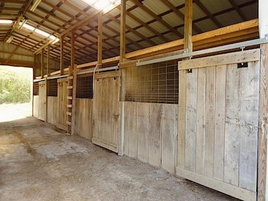 206 Ledbetter Rd, Shelbyville, TN 37160 - photo 2