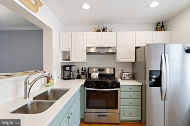 8512 Pine Meadows Dr, Odenton, MD 21113 - photo 5