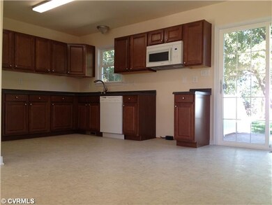 Kitchen - Eat-in Kitchen with beautiful Cherry Cab