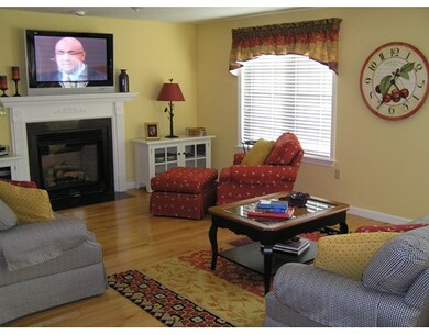 107 Bridle Cross Rd unit 107, Fitchburg, MA 01420 - photo 2