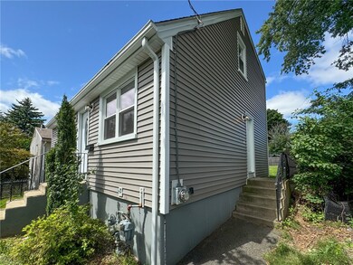 40 Barrett St, Cranston, RI 02910 - photo 4