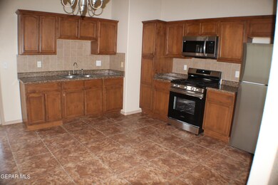 724 Danube Dr, Horizon City, TX 79928 - photo 6