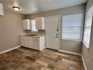 8713 Peachtree St unit 1, Houston, TX 77016 - photo 3