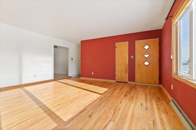 BROADWAY_EXT_WEB-3