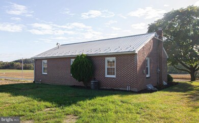 419 Twin Bridge Rd, Chambersburg, PA 17202 - photo 4