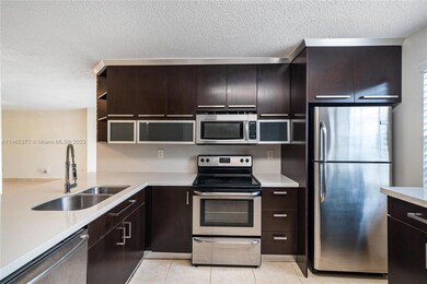 3553 Magellan Cir unit 311, Miami, FL 33180 - photo 6