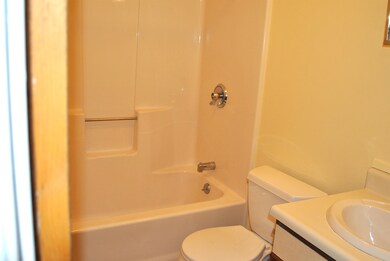 37 Alice Dr unit 124, Concord, NH 03303 - photo 6