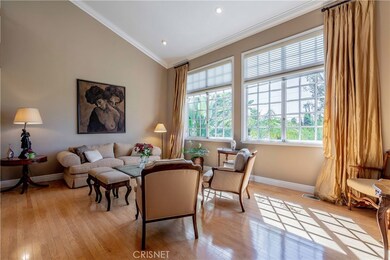 21798 Ybarra Rd, Woodland Hills, CA 91364 - photo 3