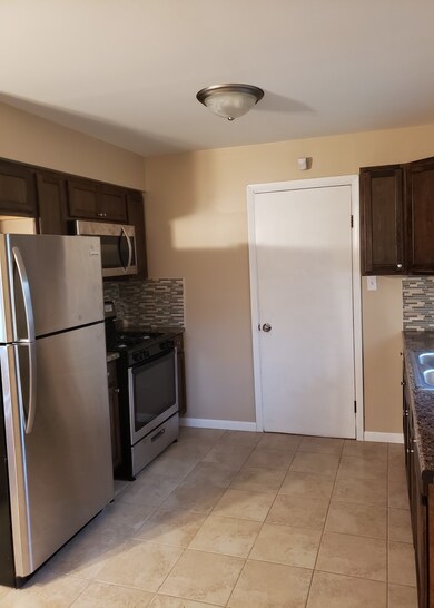 unlisted-address, Hazel Crest, IL 60429 - photo 4