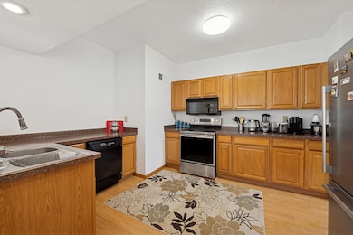 421 Franklin St, Belvidere, IL 61008 - photo 2