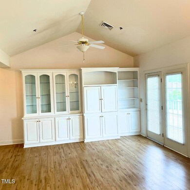 1919 Fordham Dr unit 310, Fayetteville, NC 28304 - photo 3