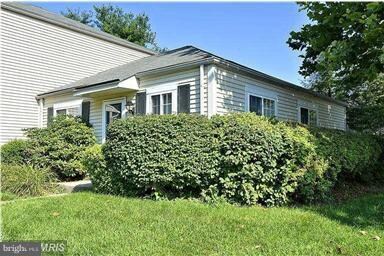 11468 Stoney Point Place, Germantown, MD 20876 - photo 2