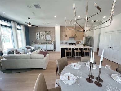 742 Curtin St, Houston, TX 77018 - photo 4