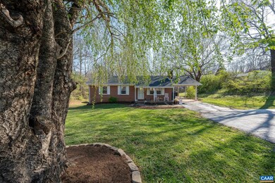 693 Country Green Rd, Charlottesville, VA 22903 - photo 3