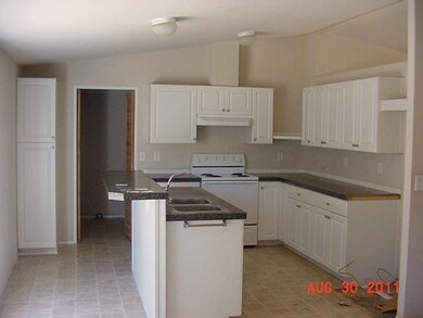 193 Rocking Horse Ln, Central Point, OR 97502 - photo 4