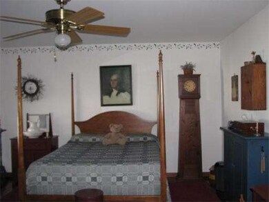 16 Country Club Ln, Turners Falls, MA 01376 - photo 6