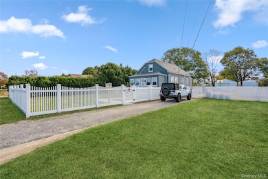 48 Farmers Ave, Lindenhurst, NY 11757 - photo 3