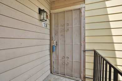 Pls come in