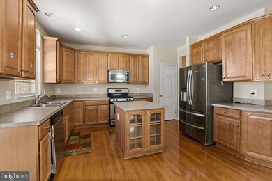8081 Towering Oak Way, Manassas, VA 20111 - photo 7