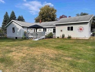 213 Alice St, East Tawas, MI 48730 - photo 4