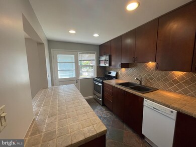 1150 Linden Ave, Halethorpe, MD 21227 - photo 5