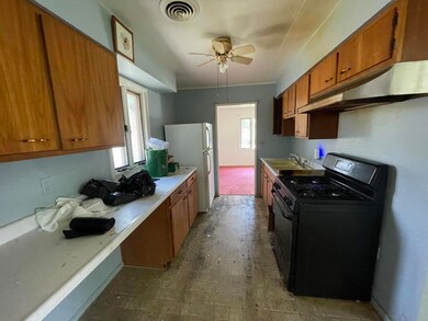 906 Greenway St, La Porte, IN 46350 - photo 3