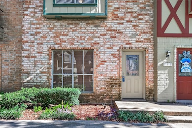 14707 Barryknoll Ln unit 164, Houston, TX 77079 - photo 2