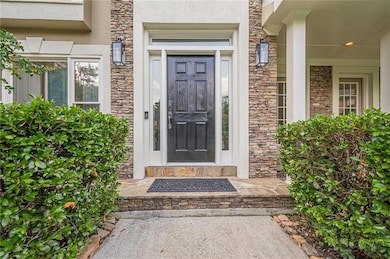Being one of the largest lots offered in the development, there is plenty of green space in the front and back yard. Front and back is also fenced with an electric fencing, so your pets can enjoy the front or back. Back yard is also fenced with 6 ft 