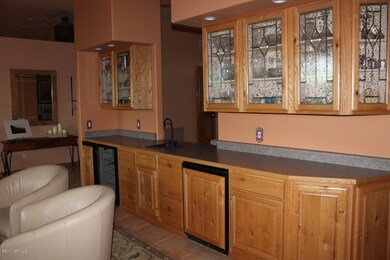 Wet Bar/Ice Maker/Fridge/Wine Capt.in FR